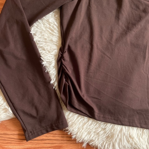 Ruched Long Sleeve Crop Top - Picture 2 of 3